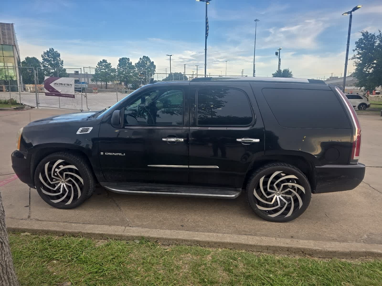 Thumbnail: 2008 GMC Yukon - 2