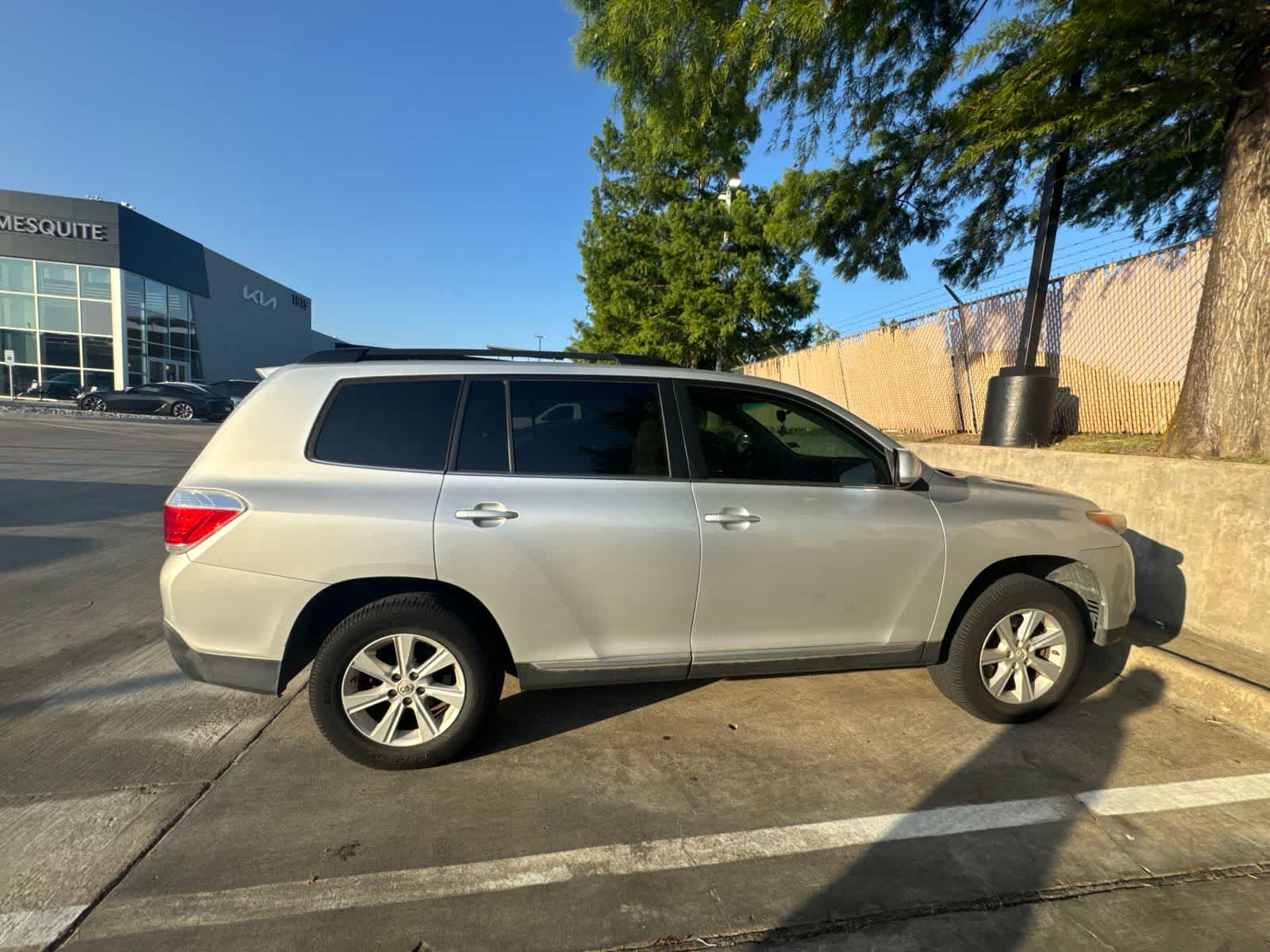 Thumbnail: 2011 Toyota Highlander - 4