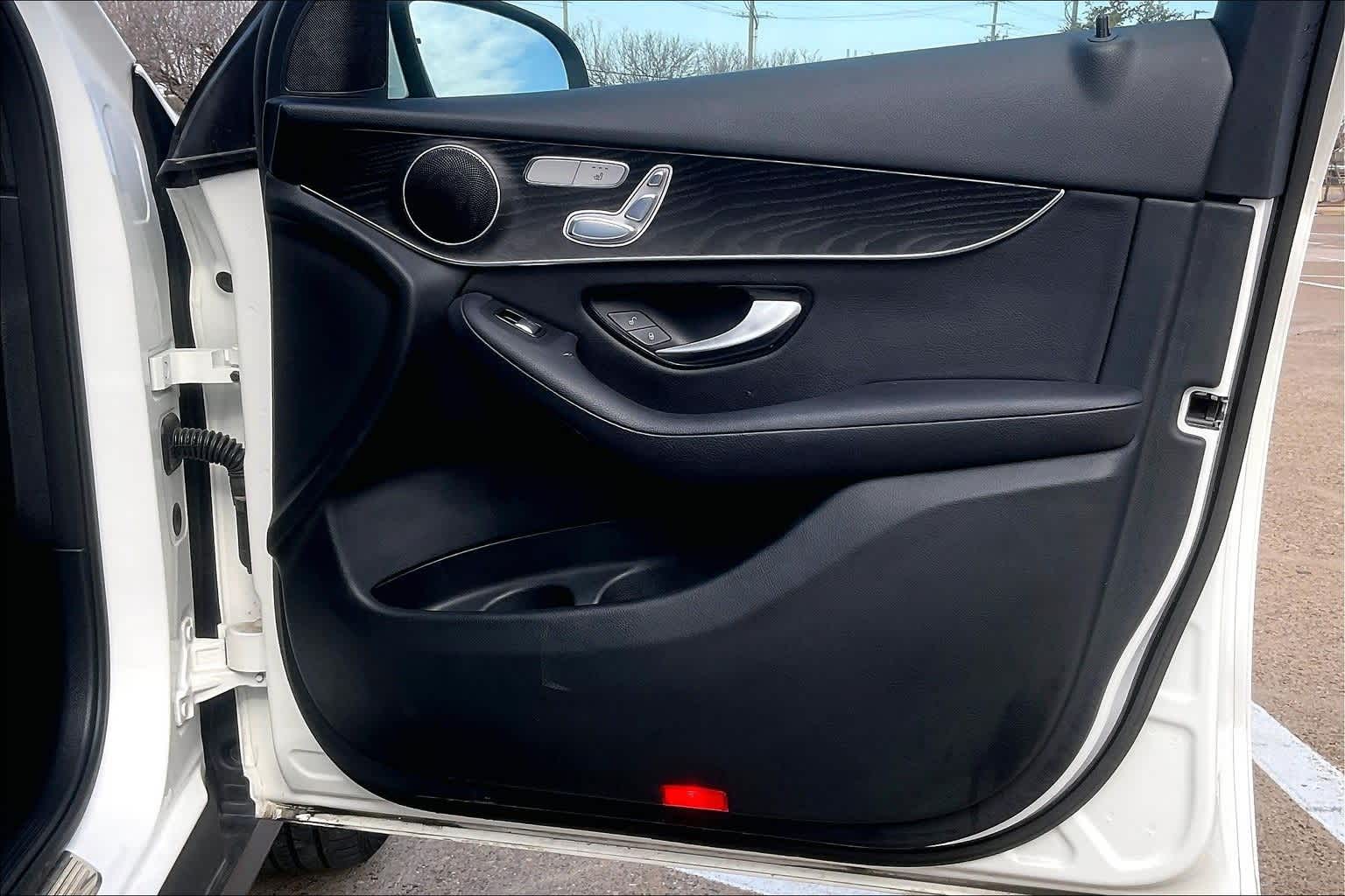 Thumbnail: 2017 Mercedes-Benz GLC - 28