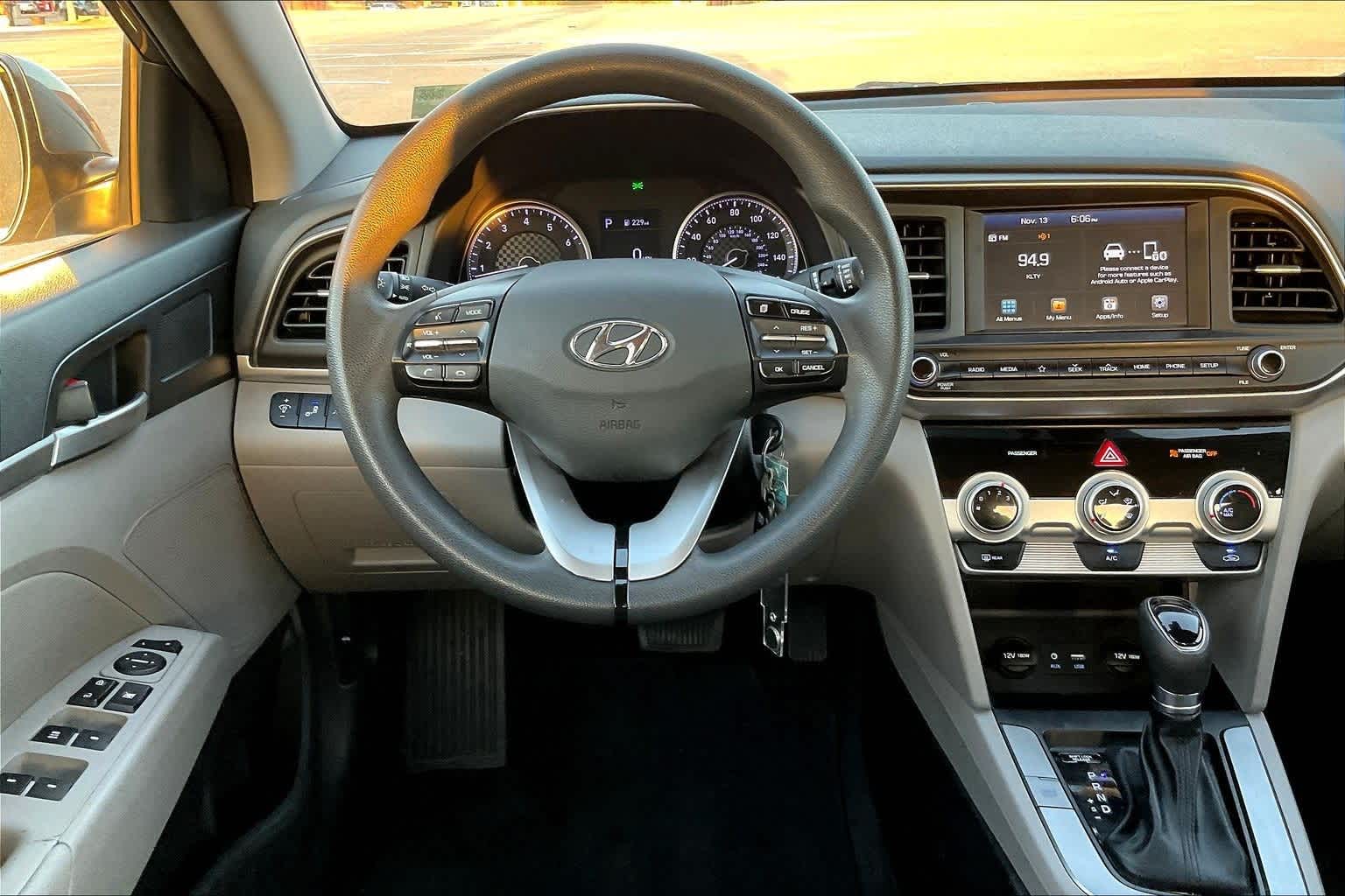 Thumbnail: 2019 Hyundai Elantra - 13