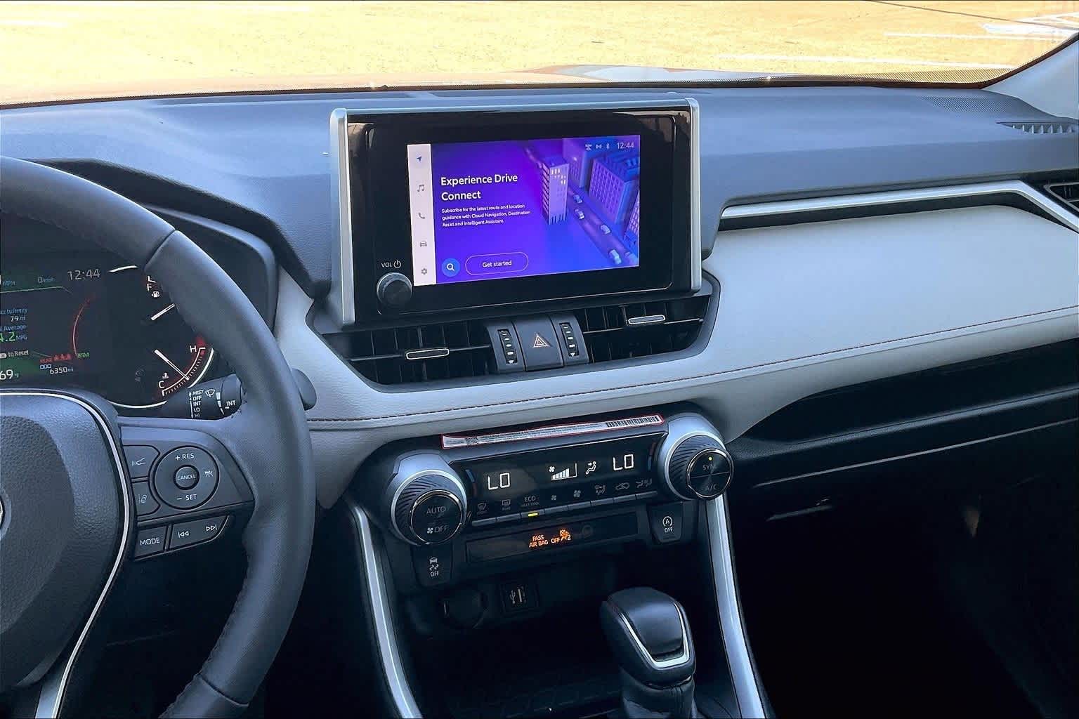 Thumbnail: 2025 Toyota RAV4 - 15