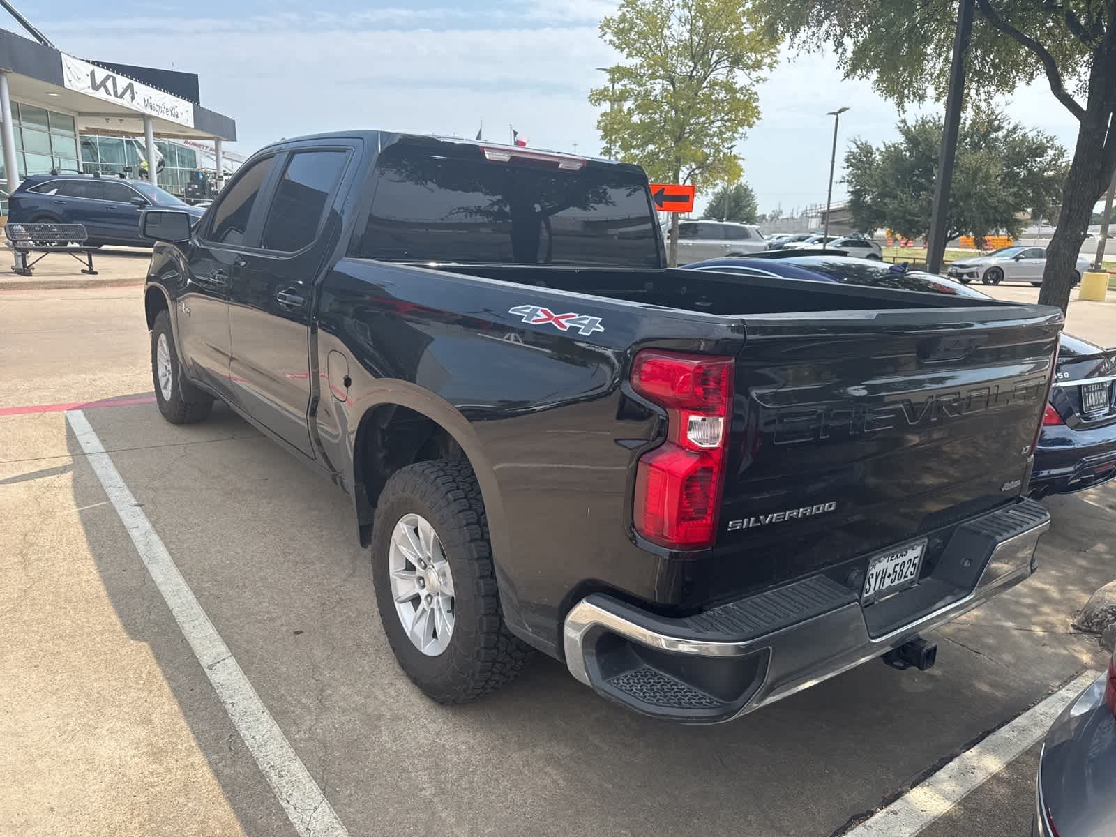 Thumbnail: 2023 Chevrolet Silverado 1500 - 4