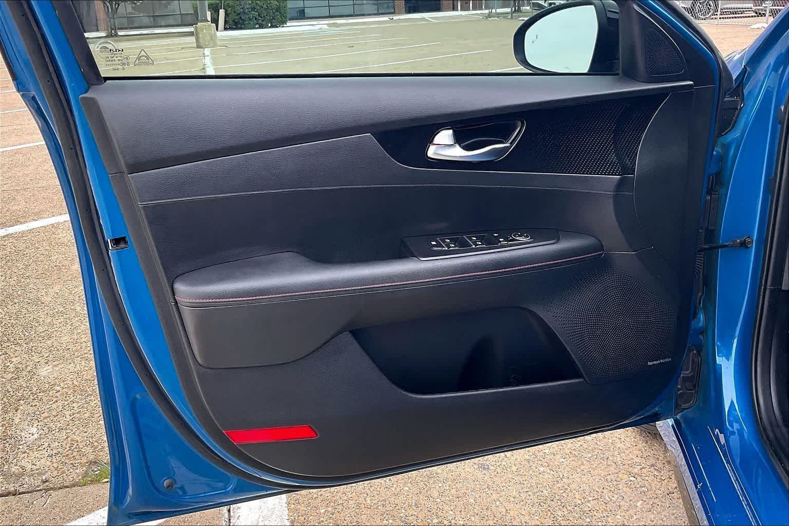 Thumbnail: 2023 Kia Forte - 27