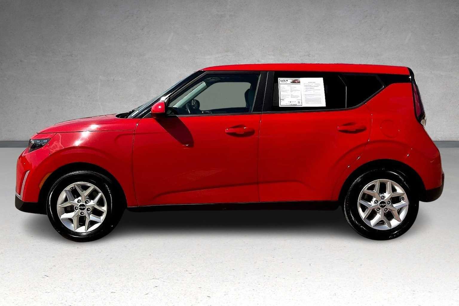 Thumbnail: 2023 Kia Soul - 3
