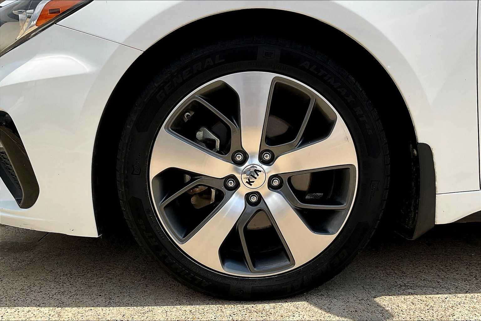 Thumbnail: 2020 Kia Optima - 8