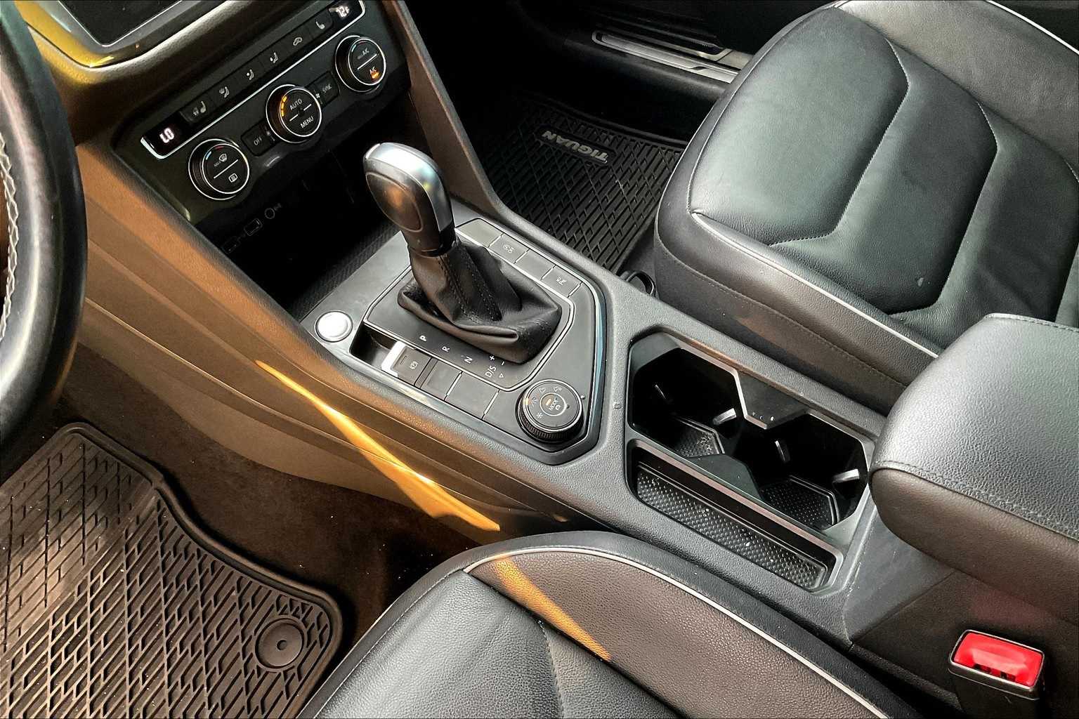 Thumbnail: 2020 Volkswagen Tiguan - 16