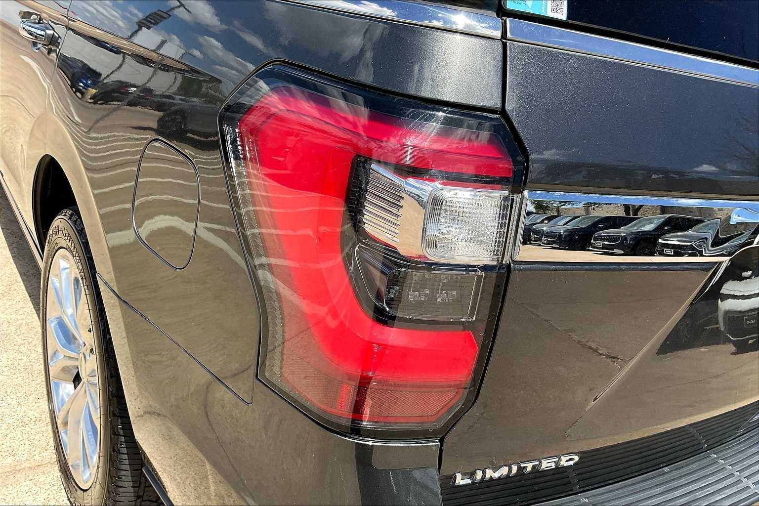 Thumbnail: 2018 Ford Expedition - 32