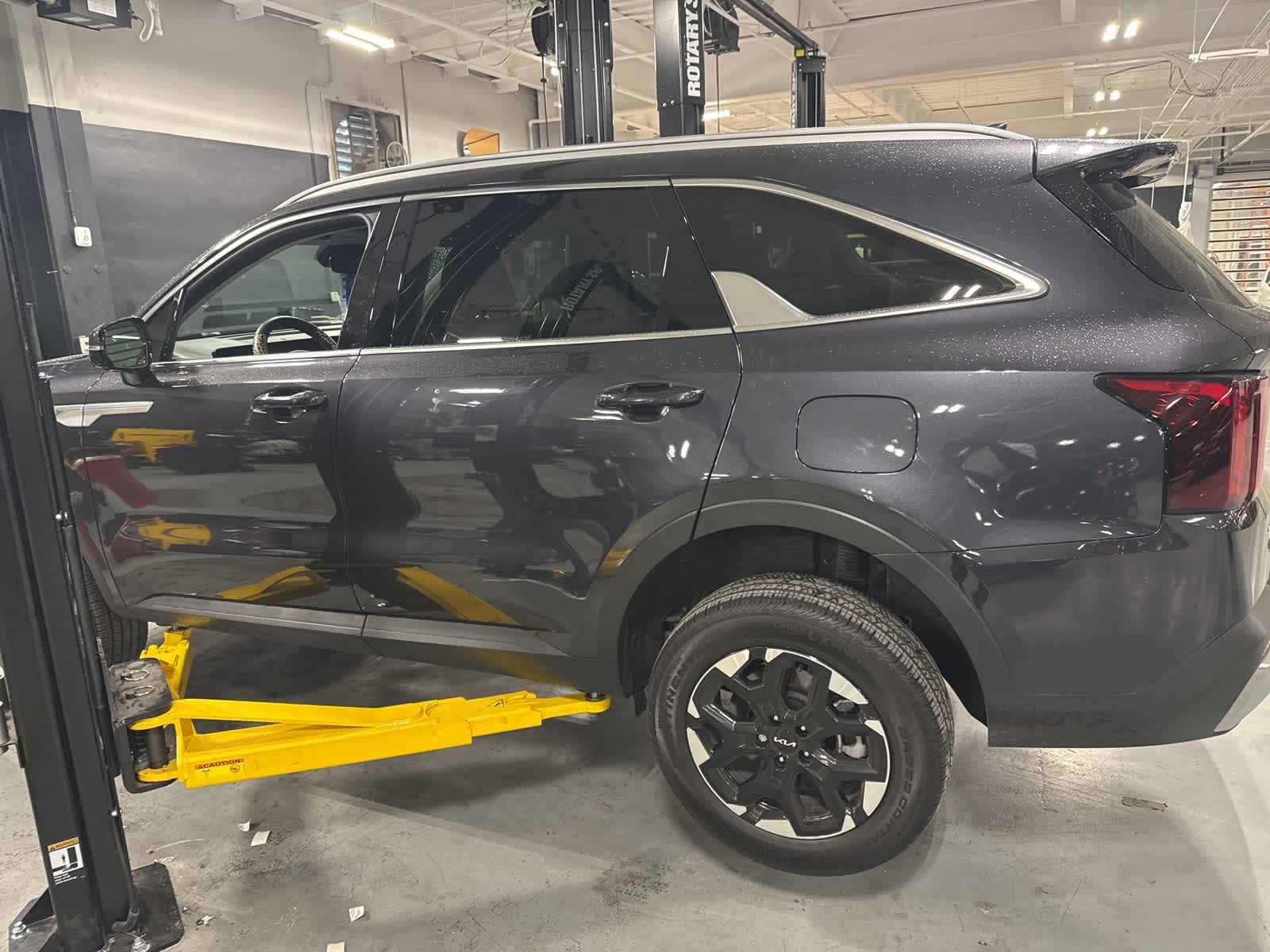 2025 Kia Sorento S photo 2