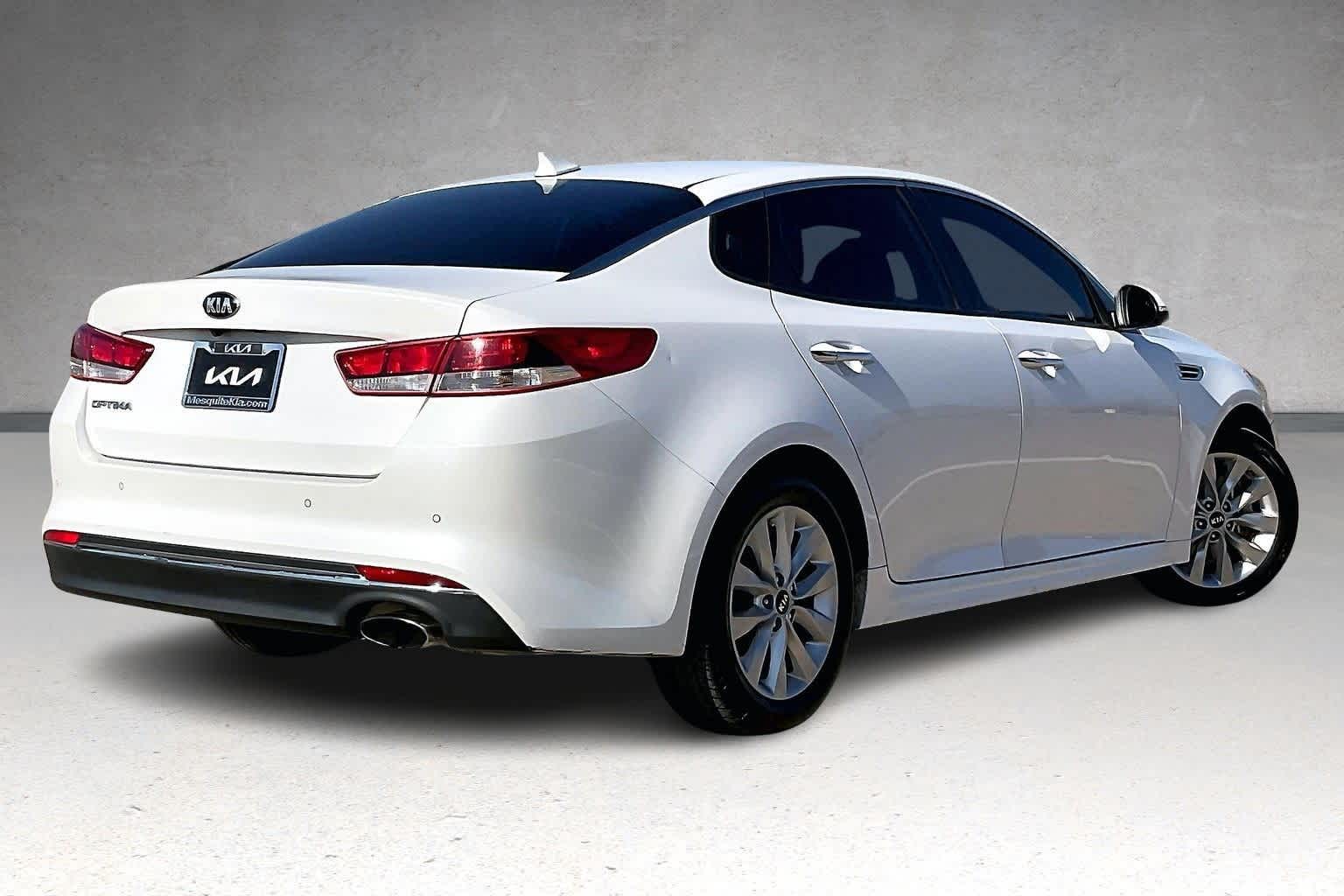 Thumbnail: 2018 Kia Optima - 21