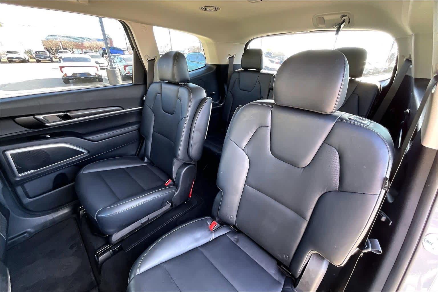 Thumbnail: 2023 Kia Telluride - 28