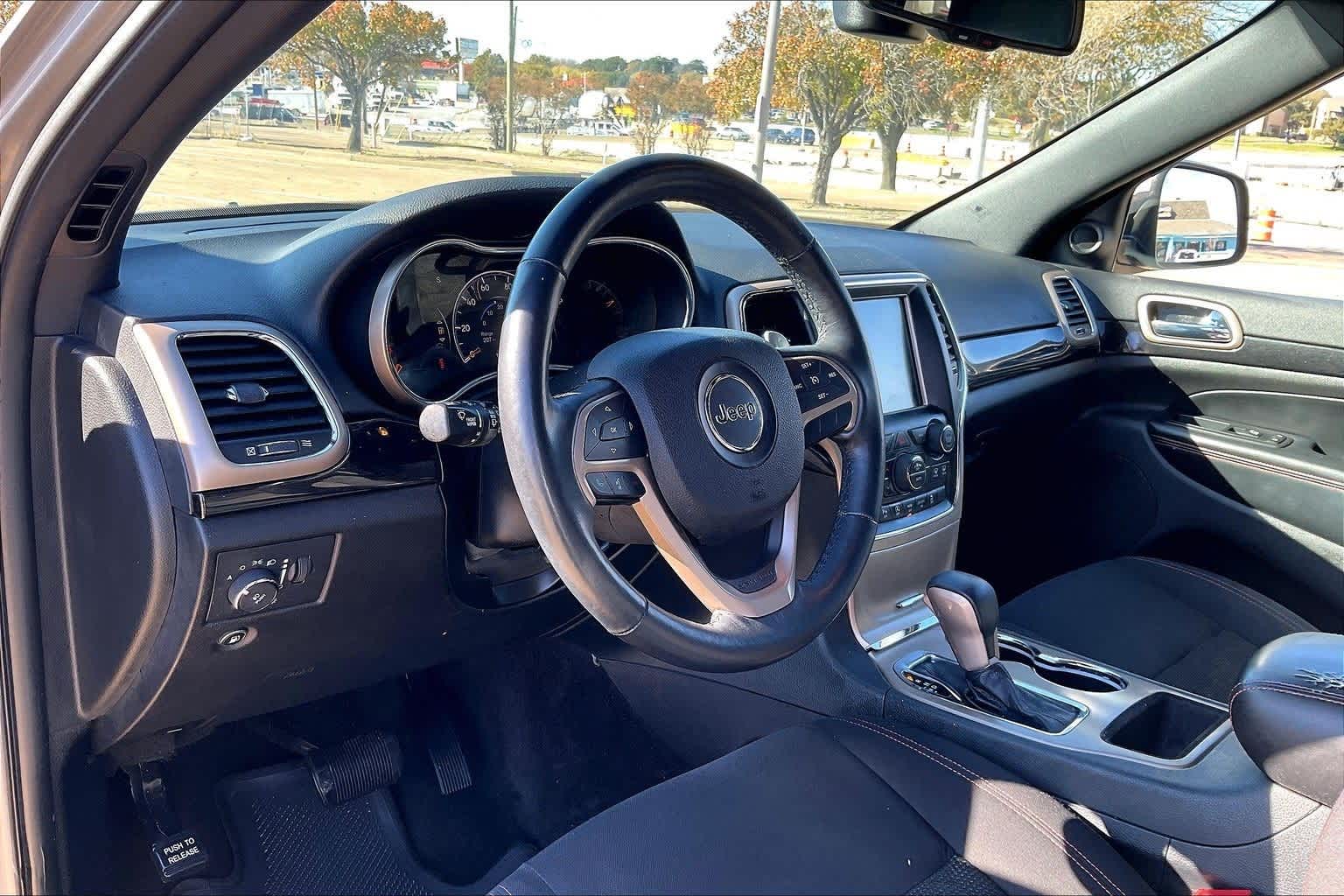 Thumbnail: 2016 Jeep Grand Cherokee - 2