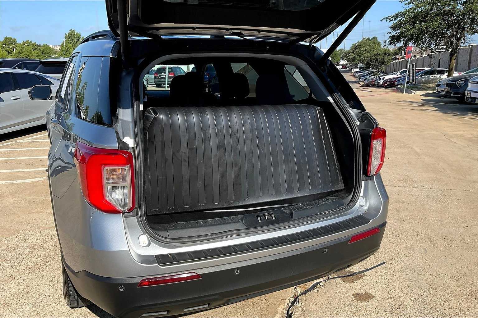 Thumbnail: 2021 Ford Explorer - 18