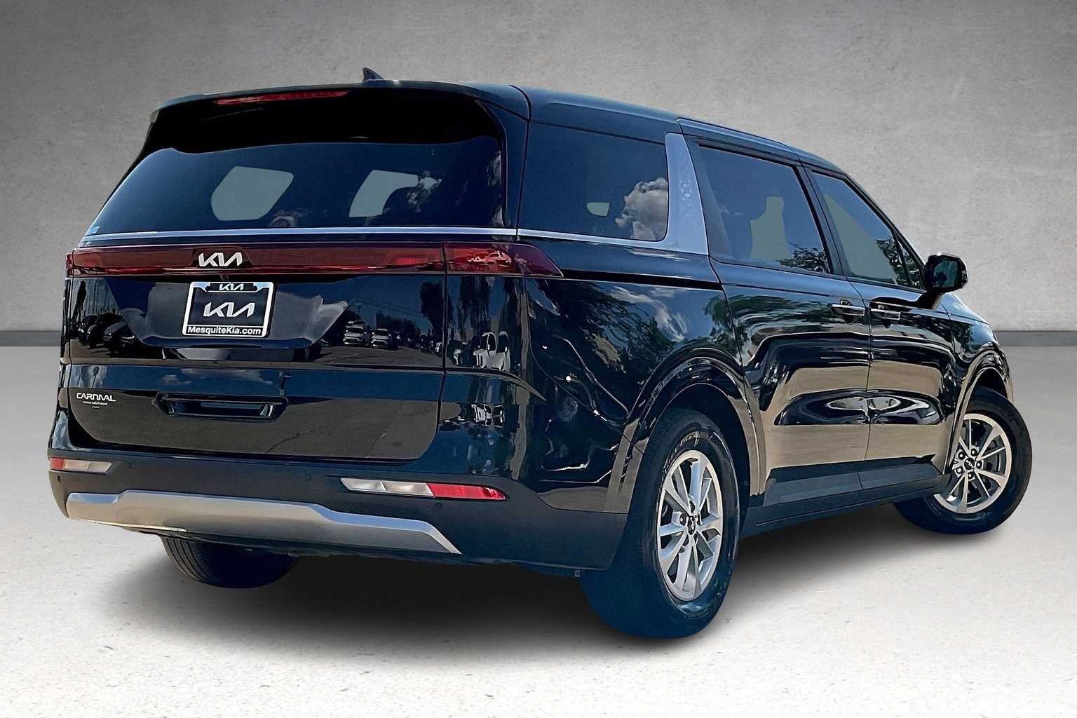 2024 Kia Carnival LX 22