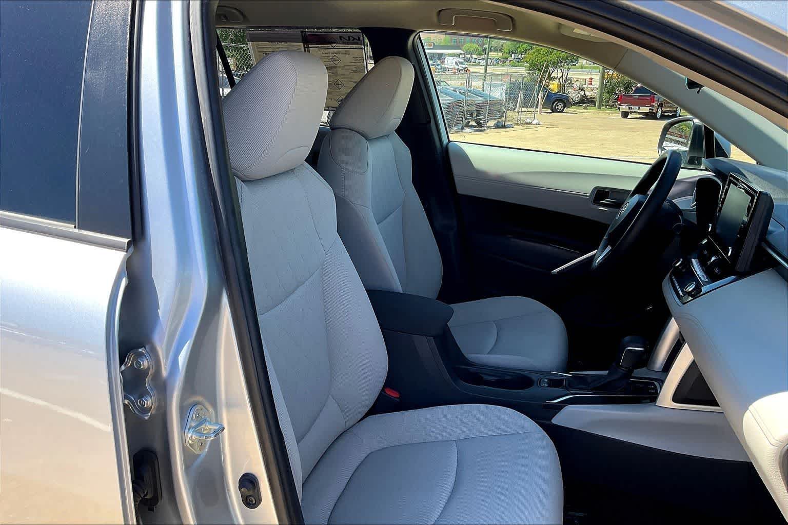 Thumbnail: 2022 Toyota Corolla Cross - 12