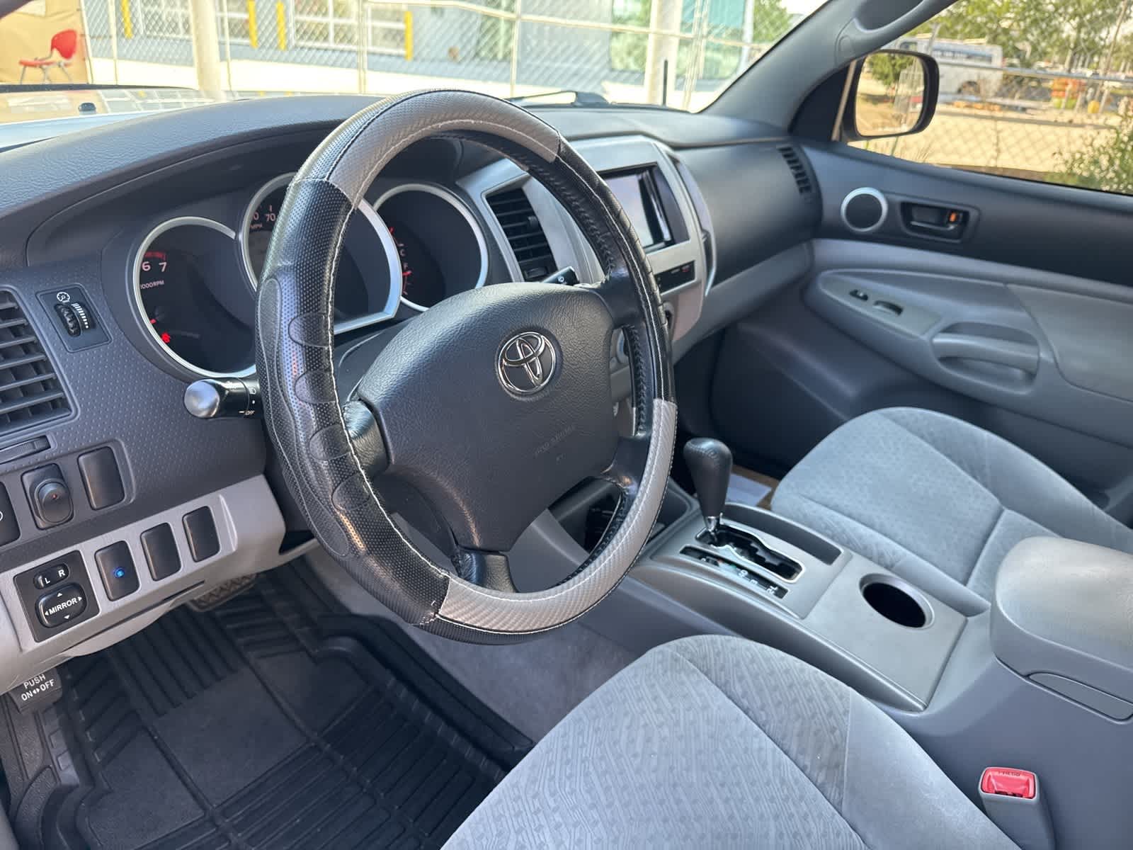 Thumbnail: 2006 Toyota Tacoma - 9