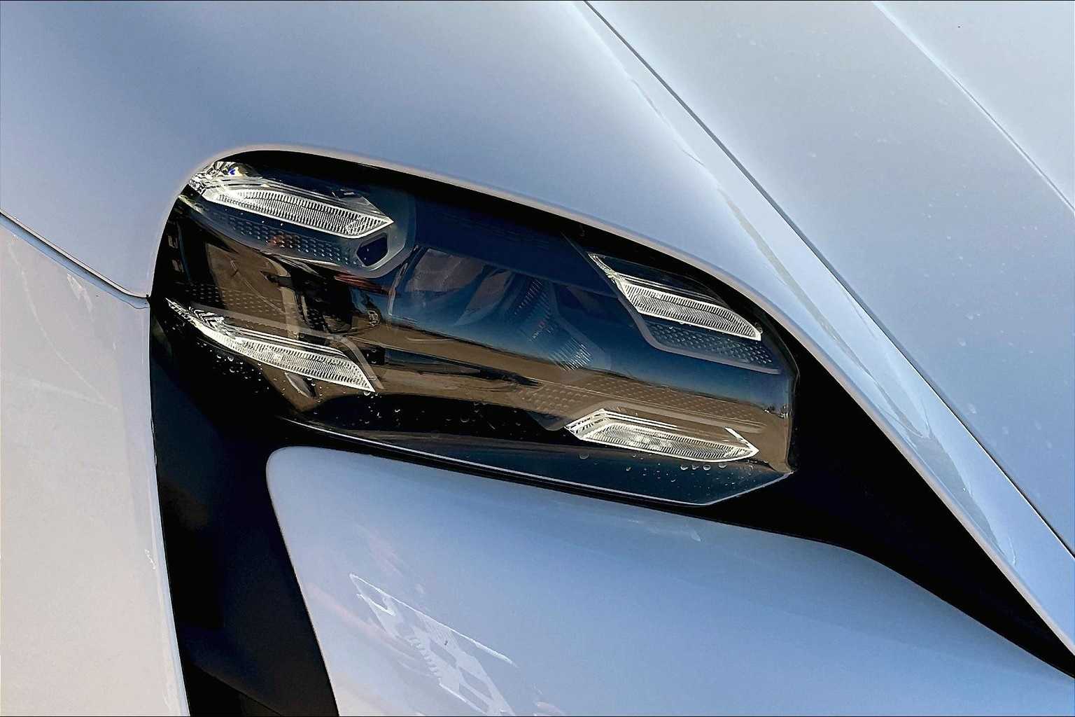 Thumbnail: 2020 Porsche Taycan - 30