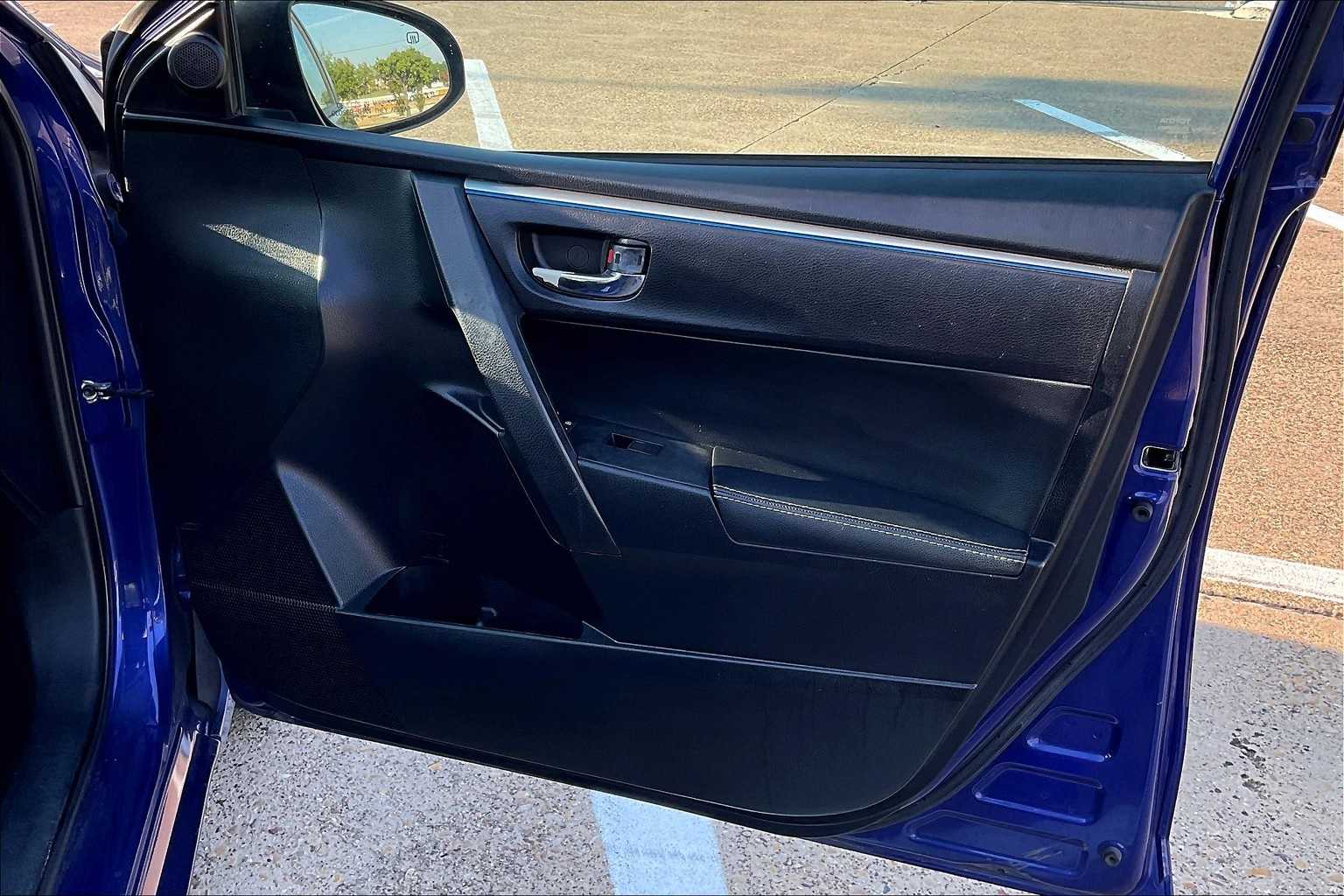 Thumbnail: 2014 Toyota Corolla - 27