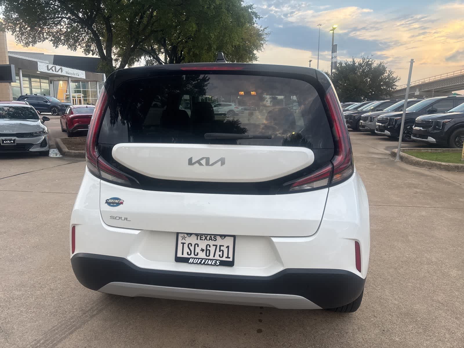 2023 Kia Soul LX photo 4