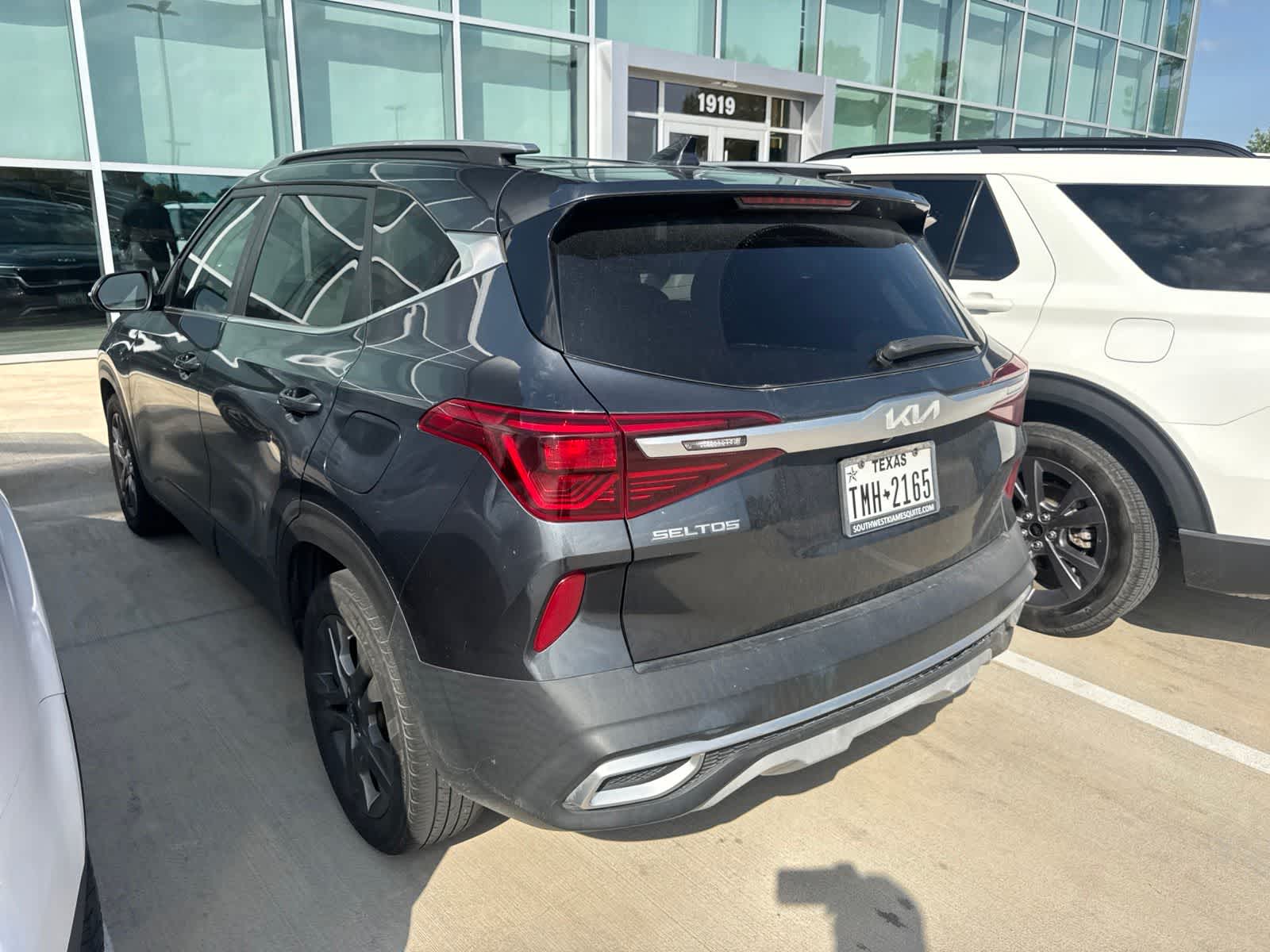 Thumbnail: 2022 Kia Seltos - 4