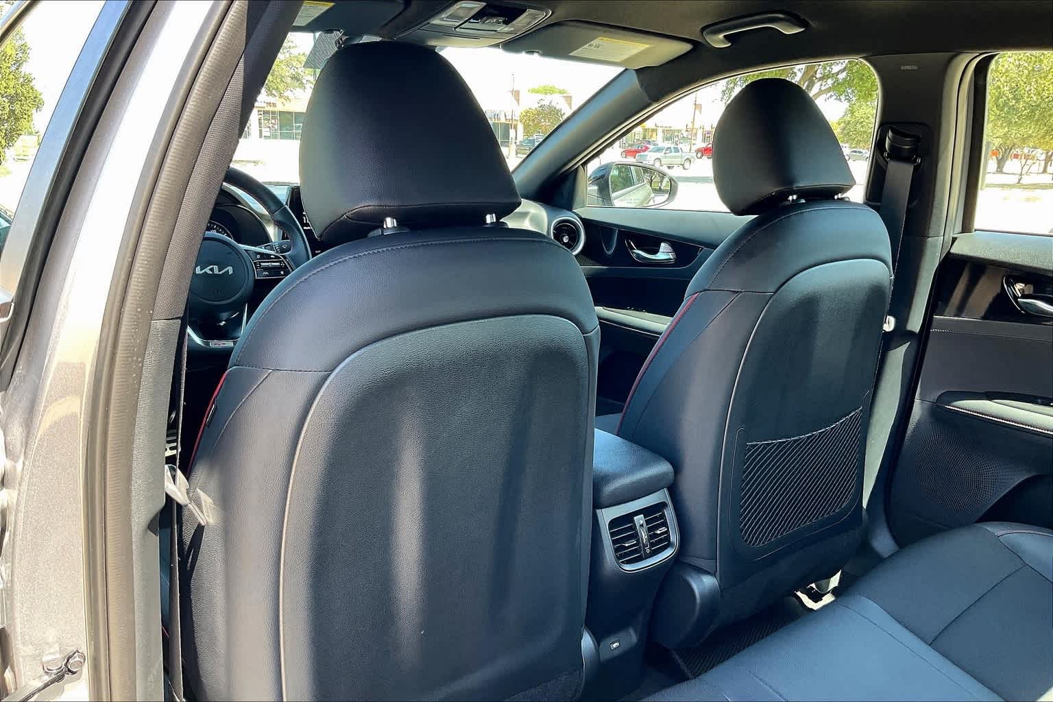 Thumbnail: 2023 Kia Forte - 12