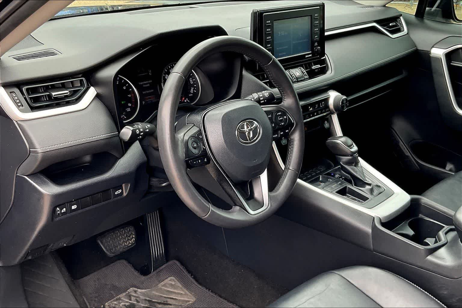 Thumbnail: 2020 Toyota RAV4 - 2