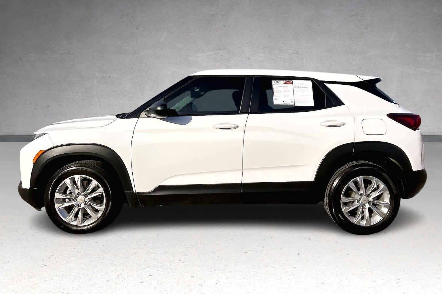 Thumbnail: 2023 Chevrolet TrailBlazer - 3