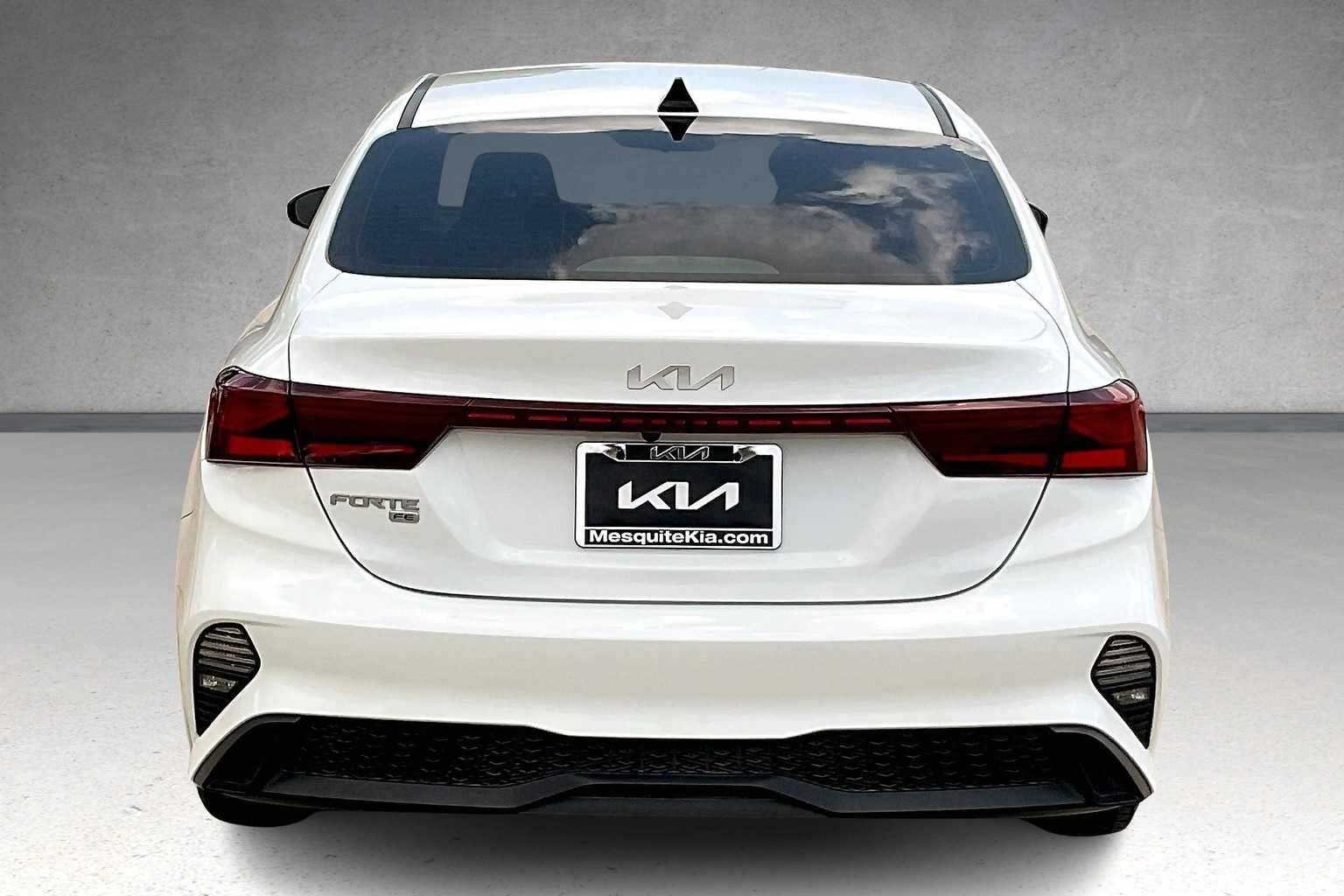 Thumbnail: 2024 Kia Forte - 5