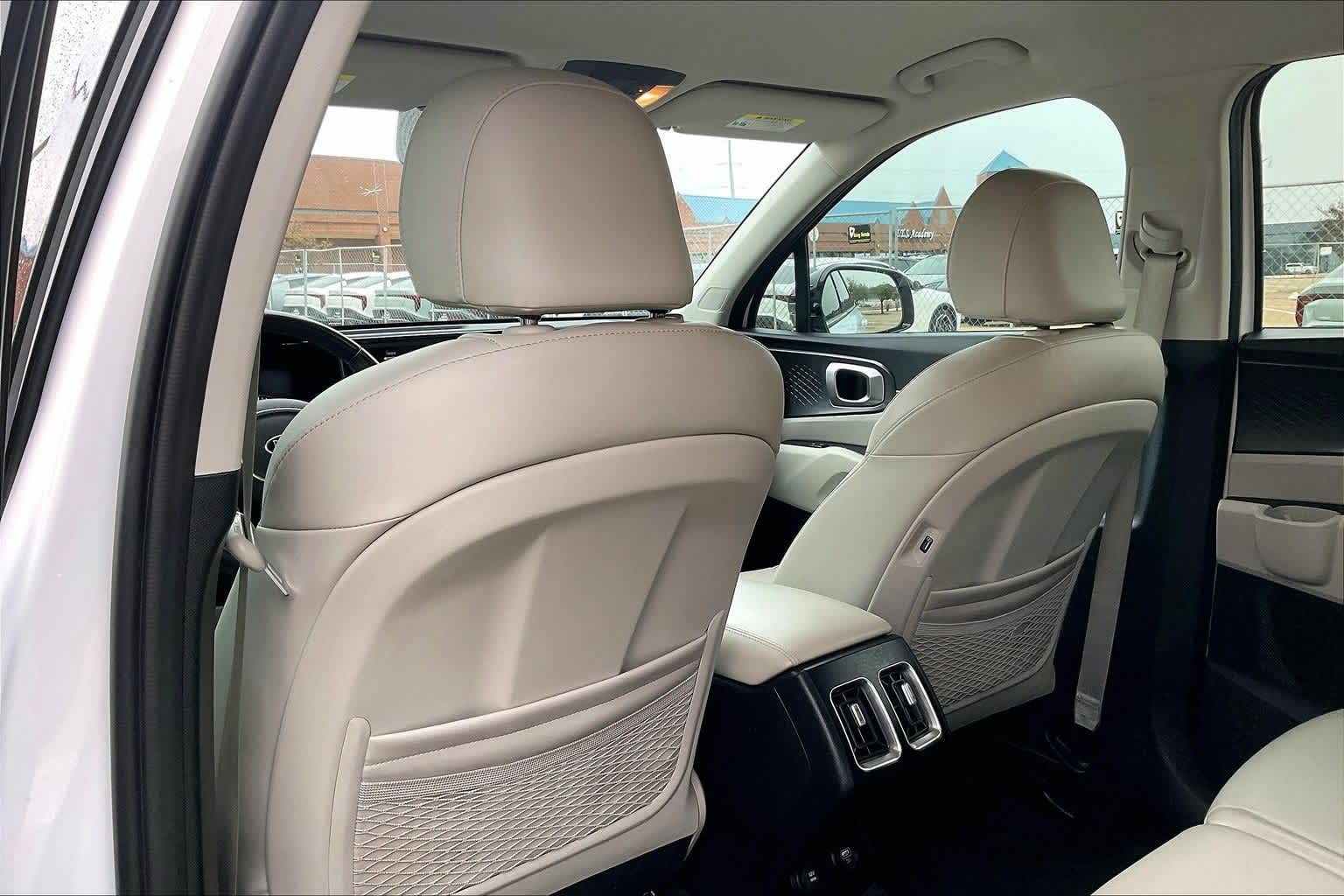 Thumbnail: 2021 Kia Sorento - 12