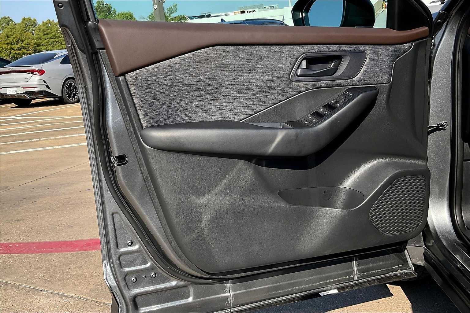 Thumbnail: 2023 Nissan Rogue - 26