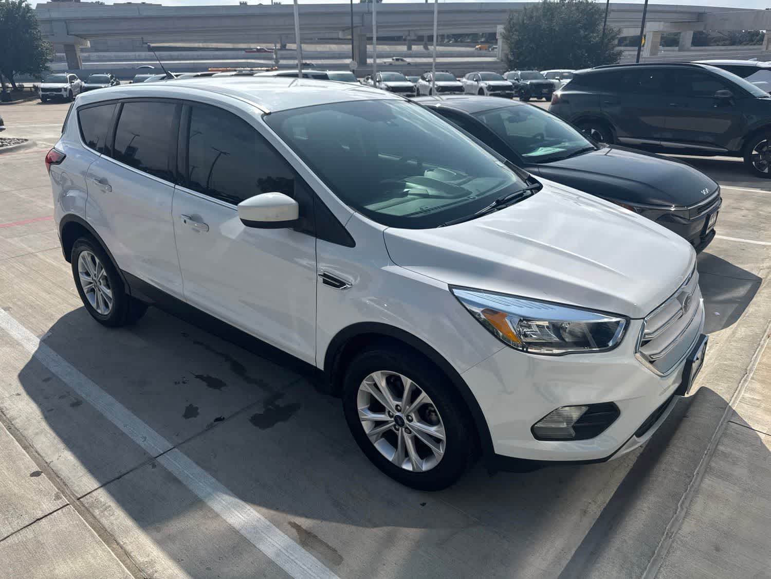 Thumbnail: 2019 Ford Escape - 3