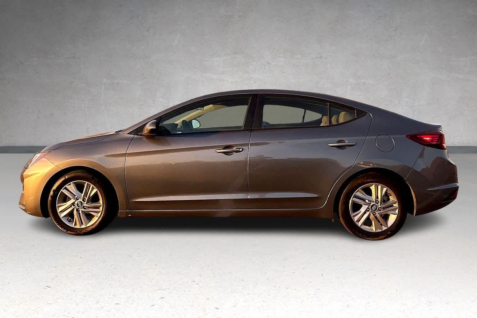 Thumbnail: 2019 Hyundai Elantra - 3