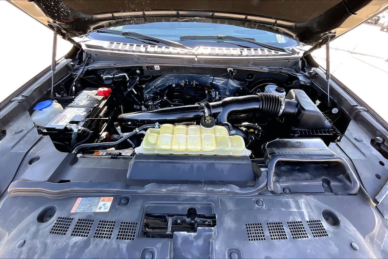 Thumbnail: 2021 Lincoln Navigator - 8