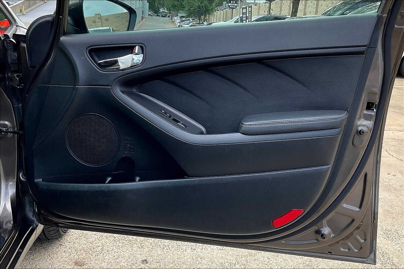 Thumbnail: 2014 Kia Forte - 26