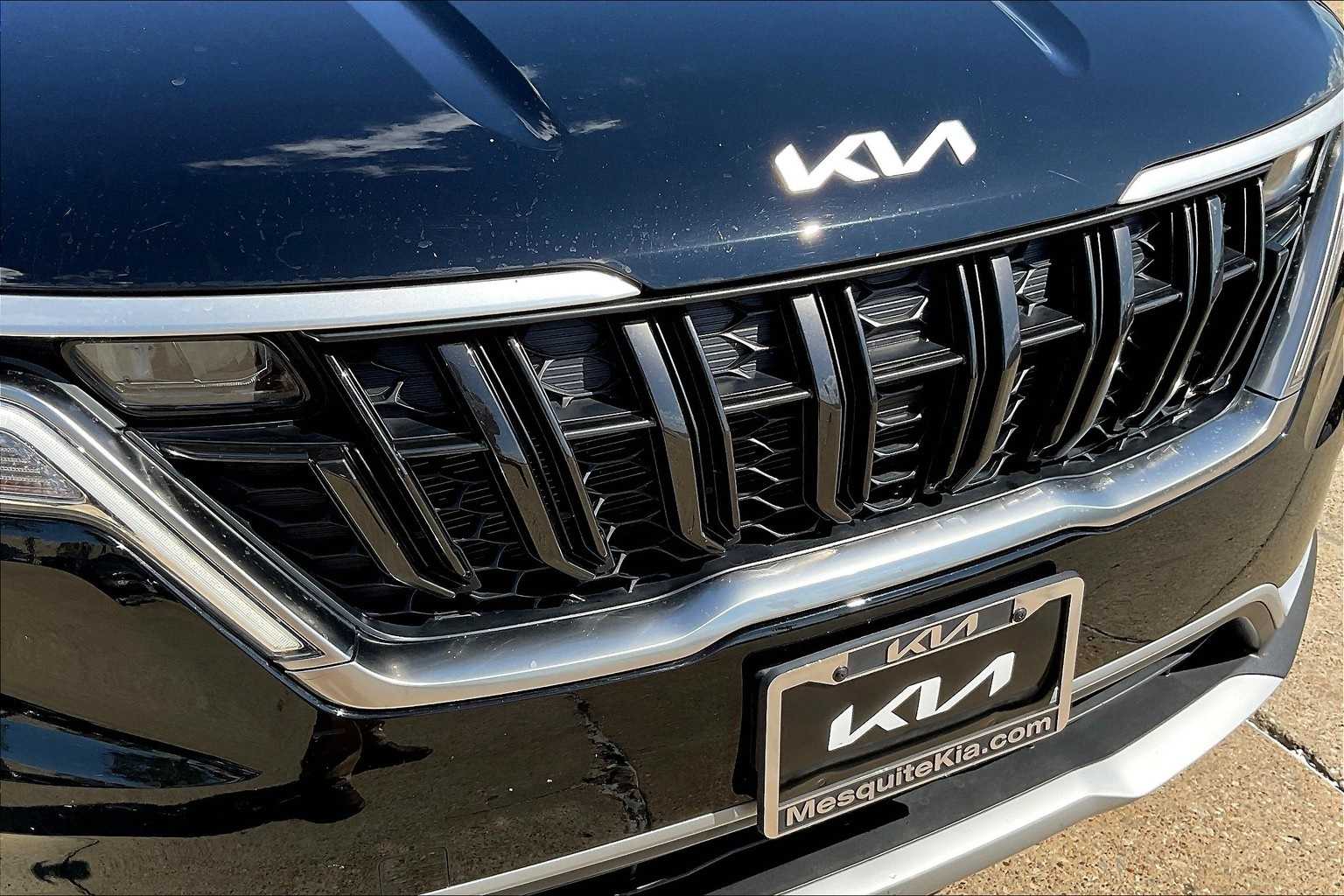 2024 Kia Carnival LX 32
