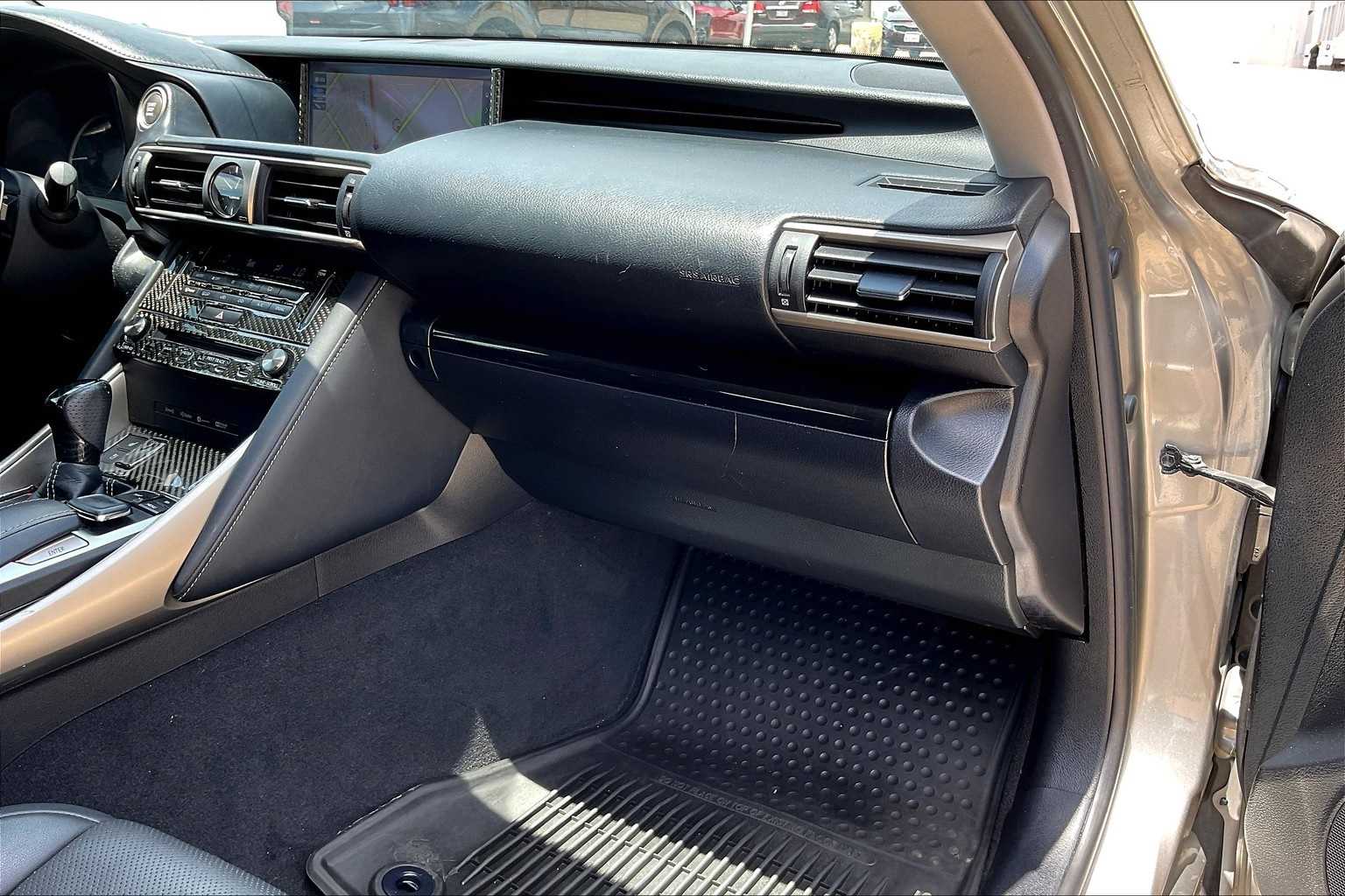 2017 Lexus IS 300 22
