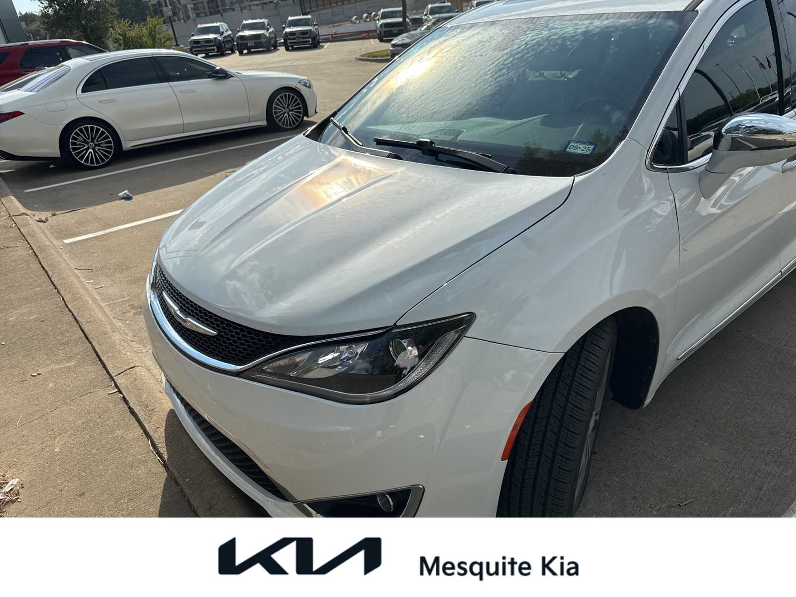 Thumbnail: 2019 Chrysler Pacifica - 1