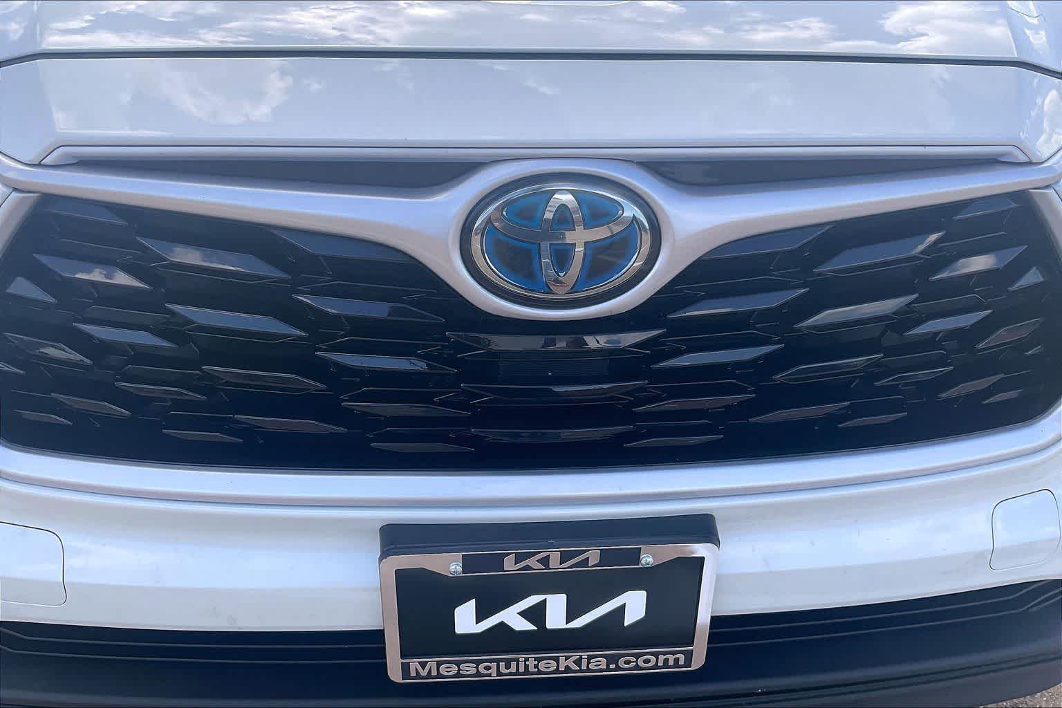 Thumbnail: 2021 Toyota Highlander - 31