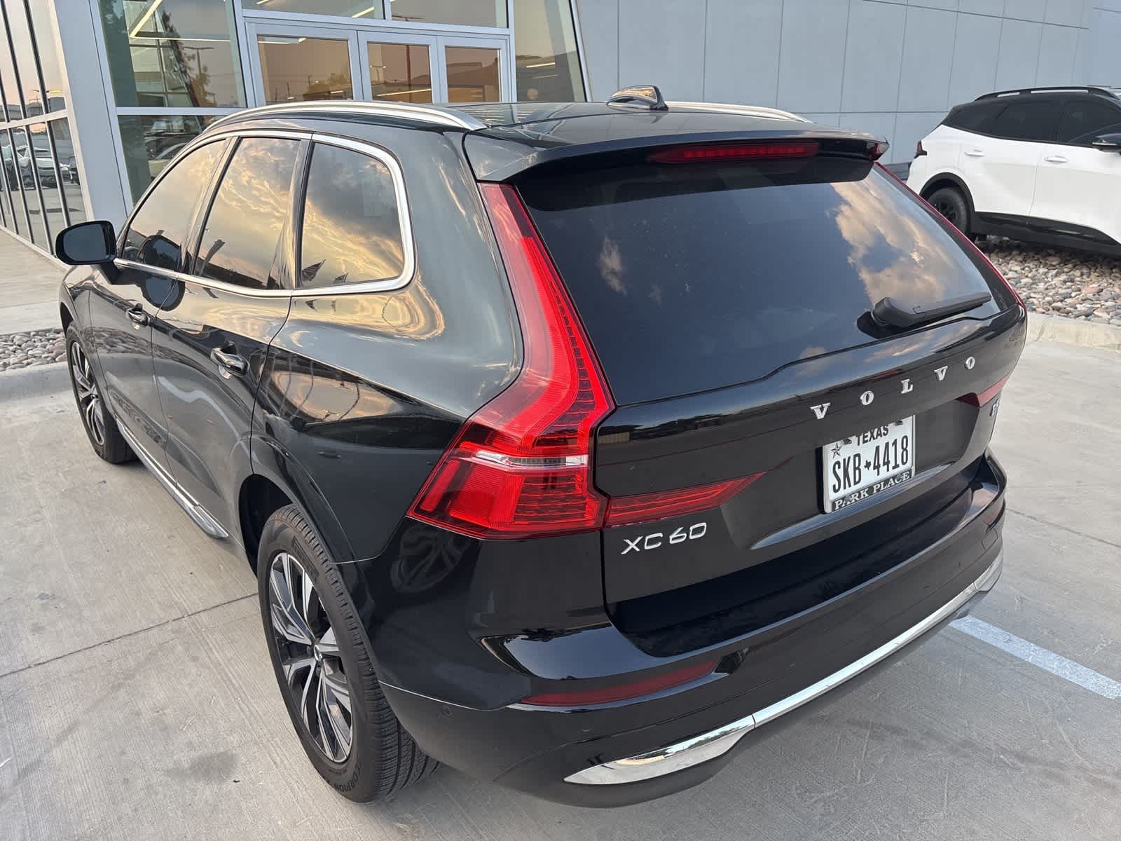 Thumbnail: 2023 Volvo XC60 - 3