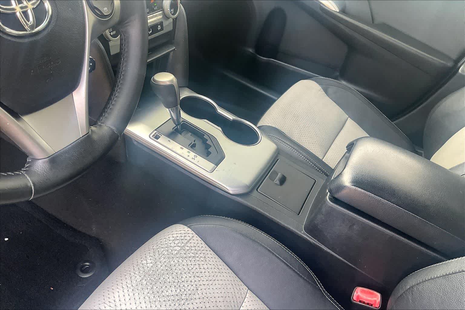 Thumbnail: 2014 Toyota Camry - 15