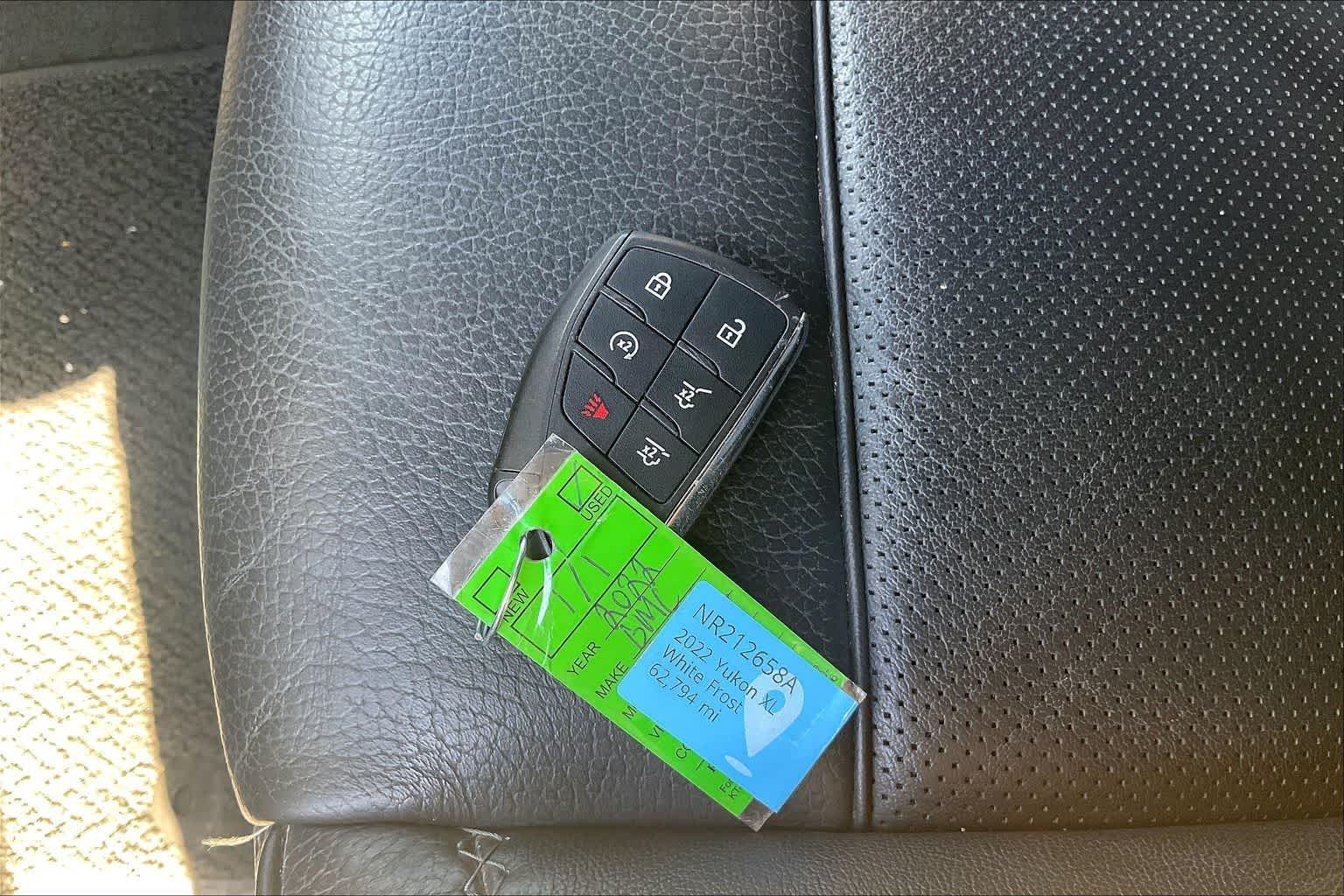 Thumbnail: 2022 GMC Yukon XL - 19