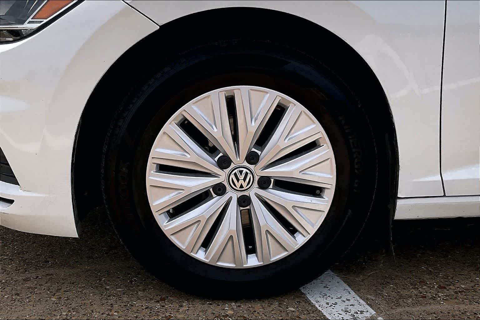 Thumbnail: 2019 Volkswagen Jetta - 7