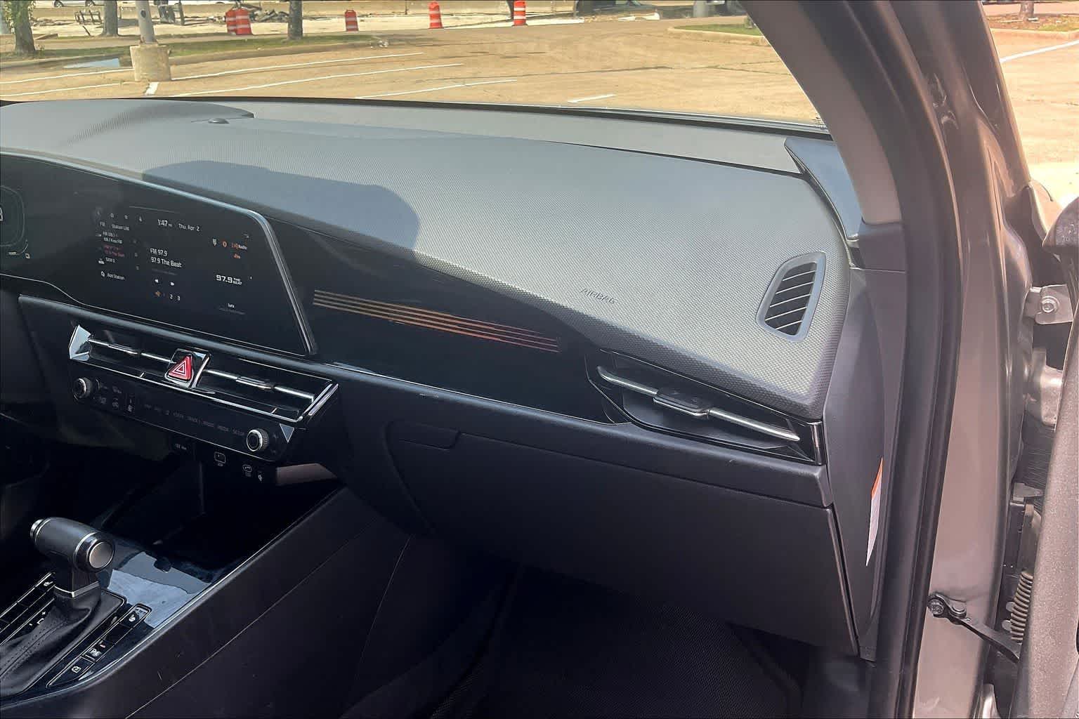 Thumbnail: 2024 Kia Niro - 23