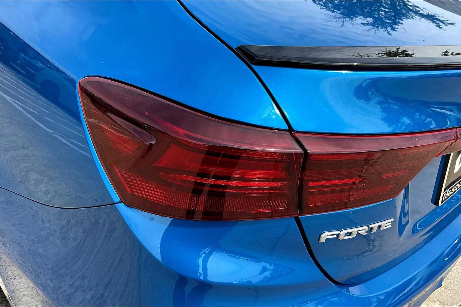 Thumbnail: 2023 Kia Forte - 28