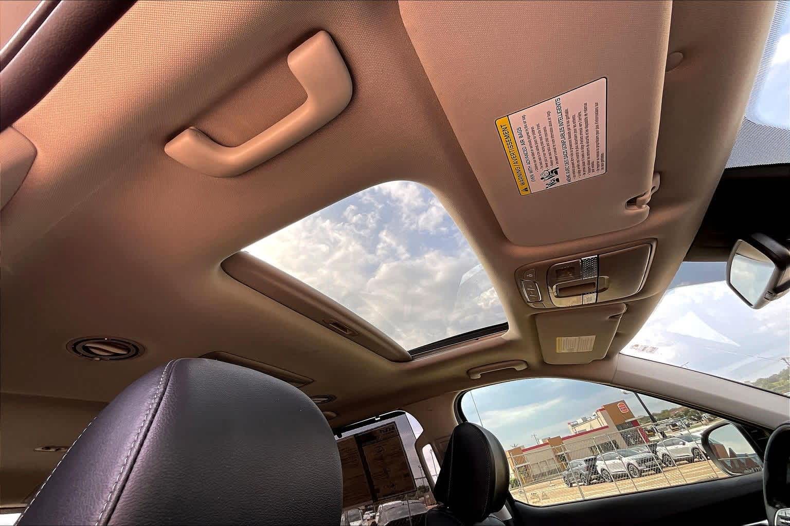 Thumbnail: 2022 Kia Telluride - 30