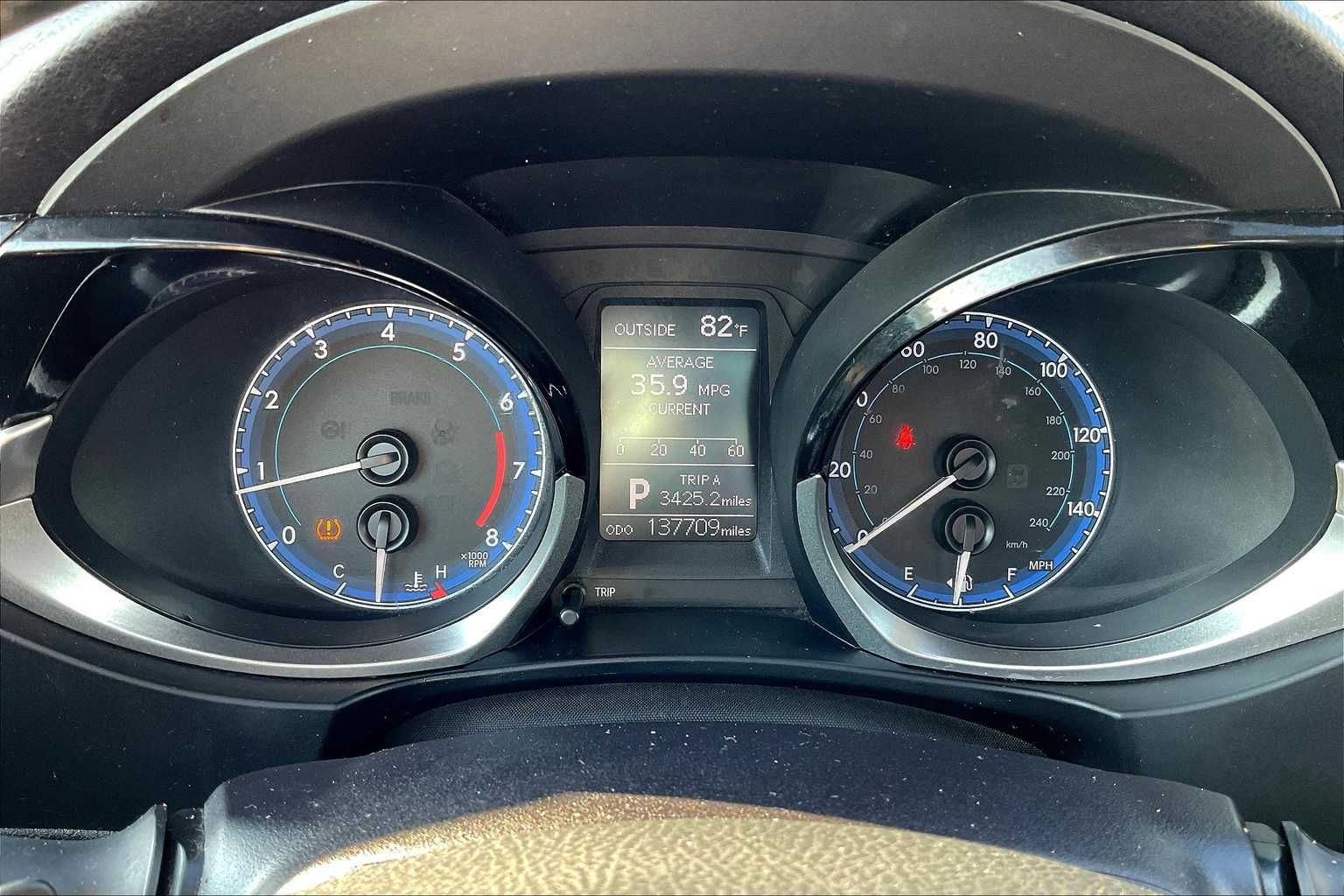 Thumbnail: 2014 Toyota Corolla - 16