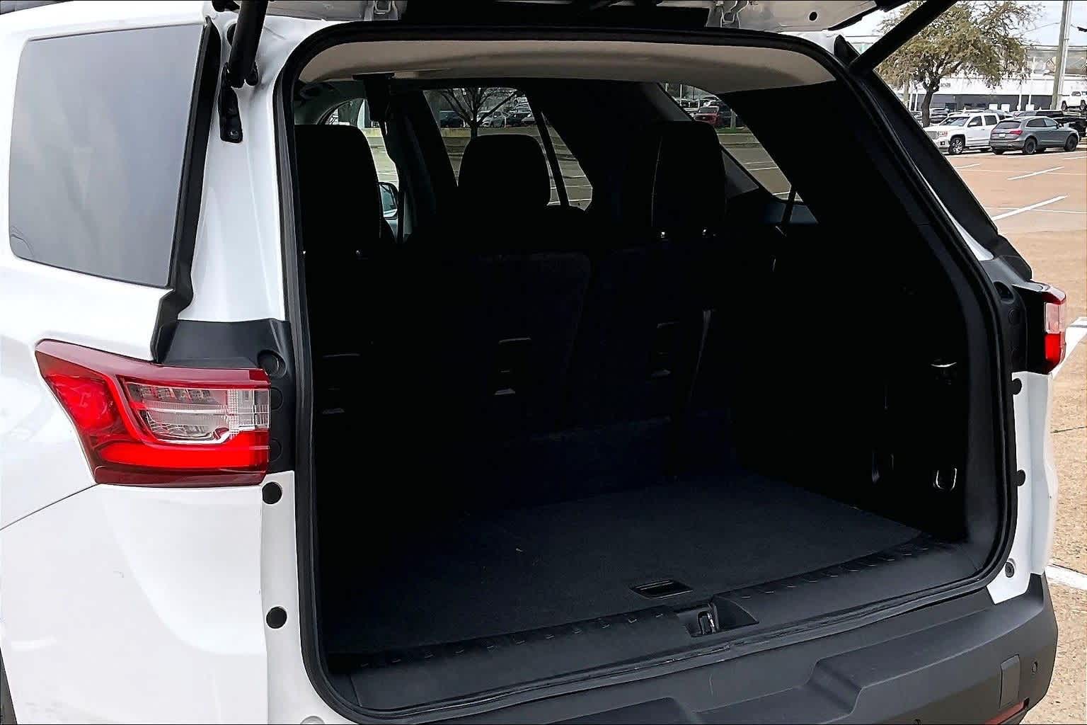 Thumbnail: 2020 Chevrolet Traverse - 18