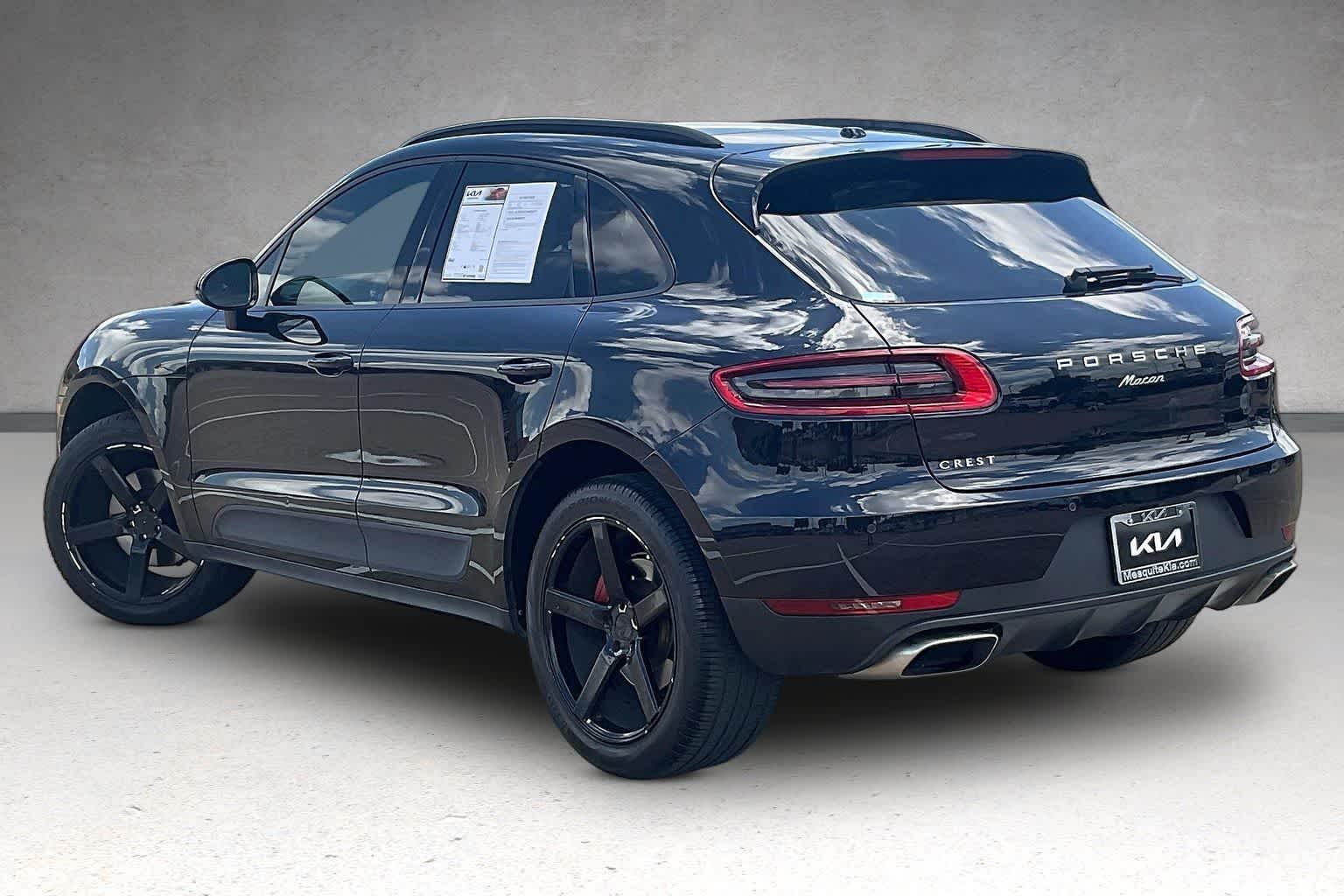 Thumbnail: 2017 Porsche Macan - 3