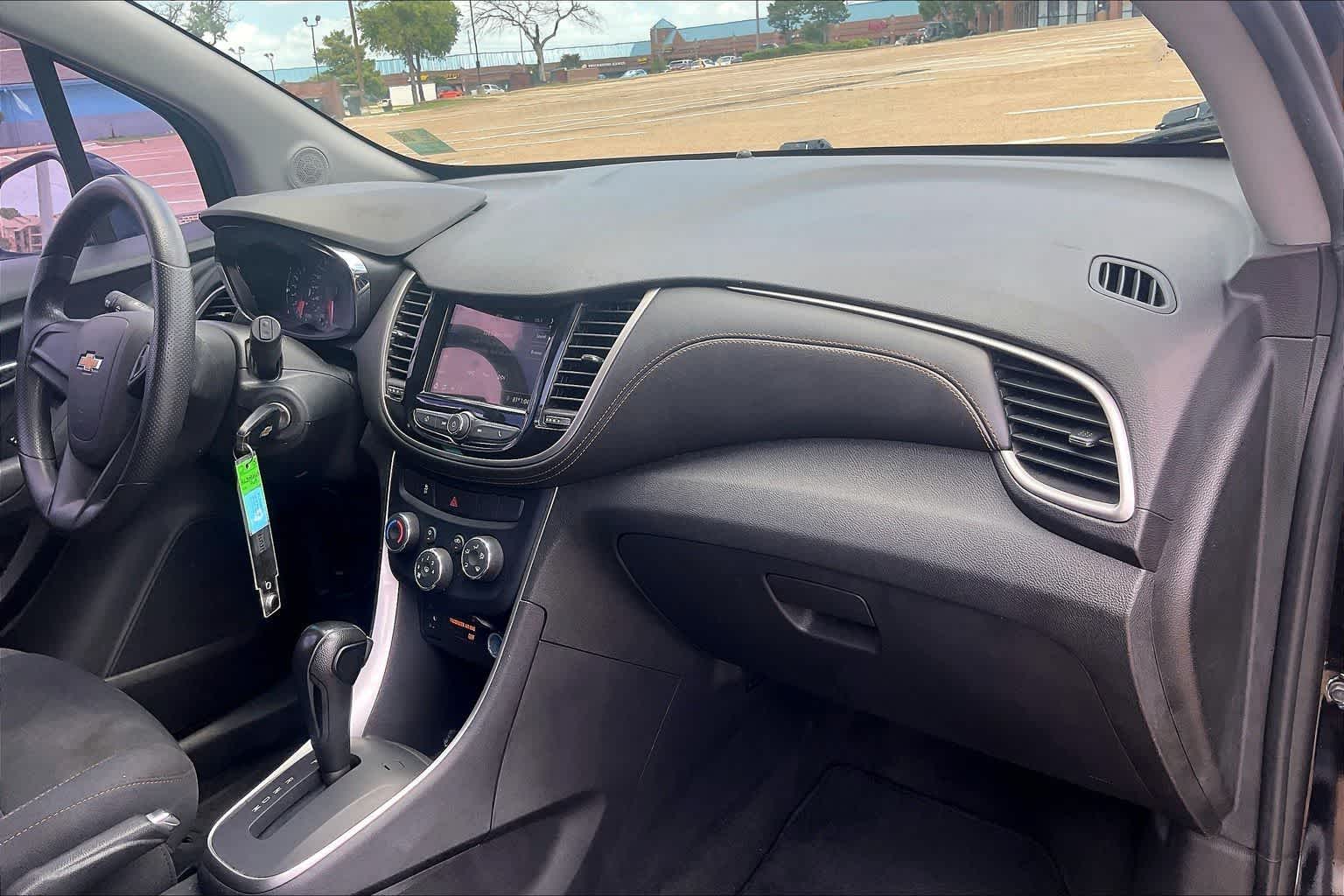 Thumbnail: 2019 Chevrolet Trax - 21