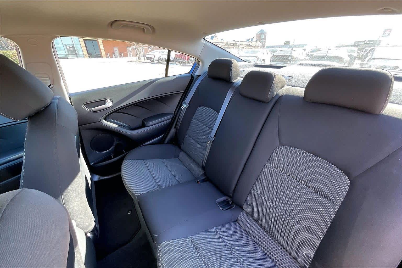 Thumbnail: 2018 Kia Forte - 27