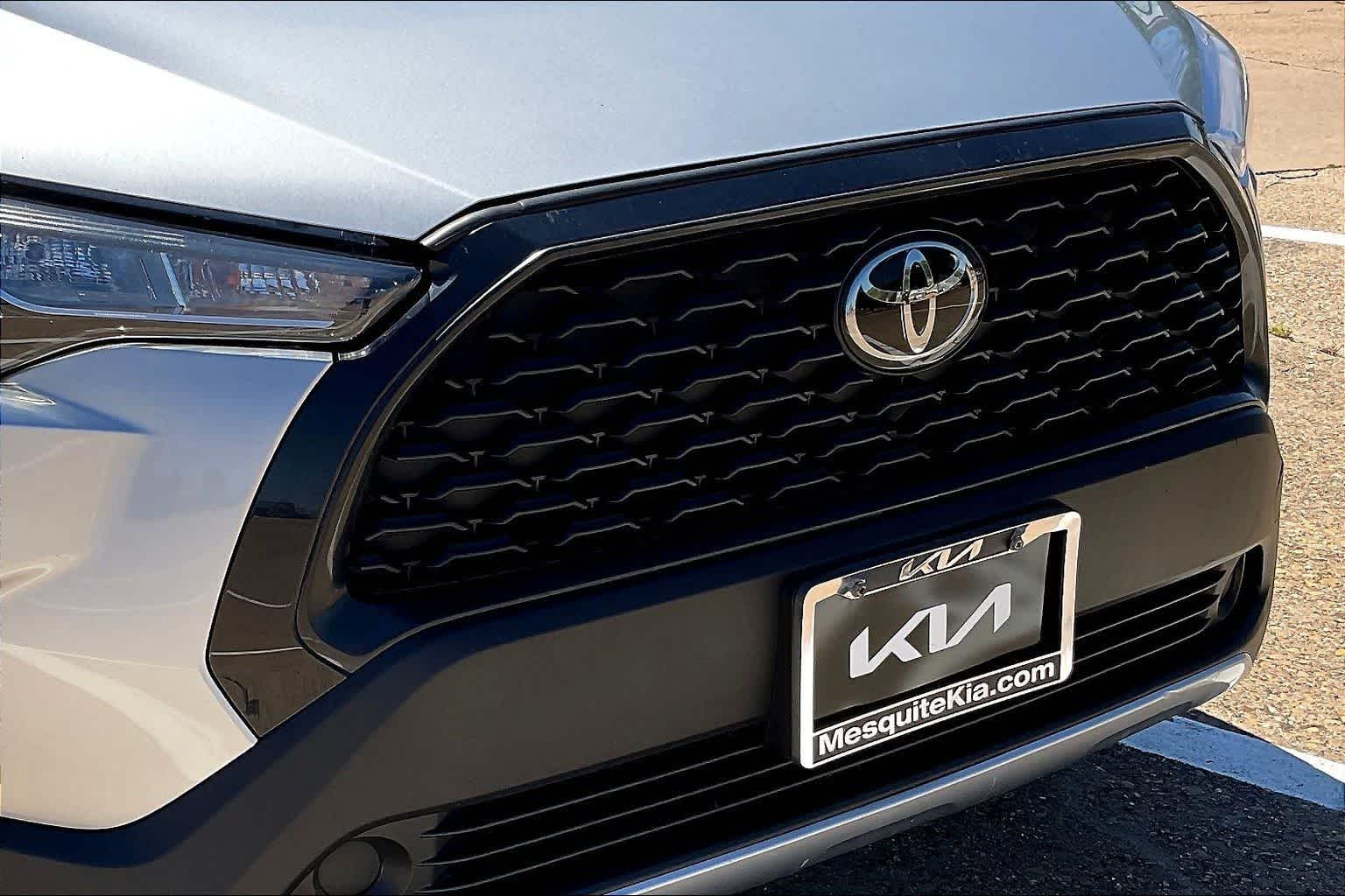 Thumbnail: 2022 Toyota Corolla Cross - 31